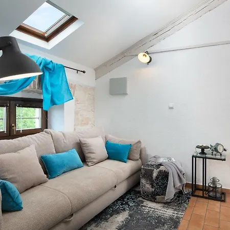 Bonaparte Apartment *